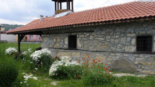Спасяват с ремонт 180-годишна църква в Белица