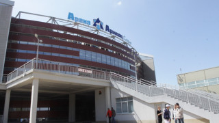 629 кандидат-нотариуси на изпит днес