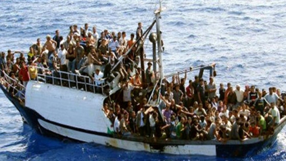 Оланд иска спешна среща на ЕС заради трагедията край Лампедуза | StandartNews.com