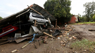 Бури оставиха половин Австралия без ток