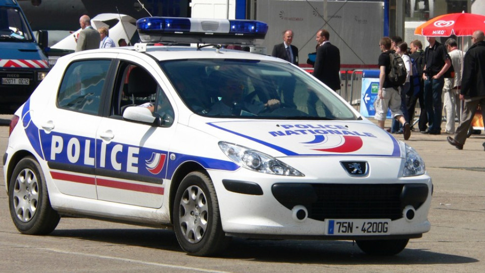 Арестуваха екстремист в Париж, планирал атаки срещу църкви  | StandartNews.com