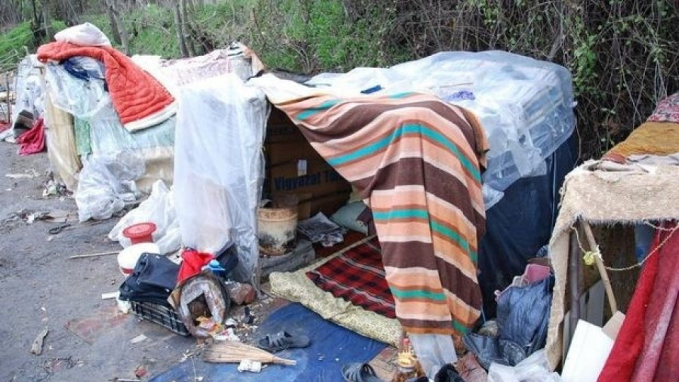 Багери влизат в ромското гето край езерото Вая | StandartNews.com