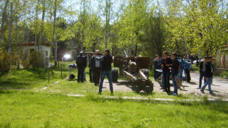 Гимназисти от Кърджали участваха в изнесен урок по военно обучение 