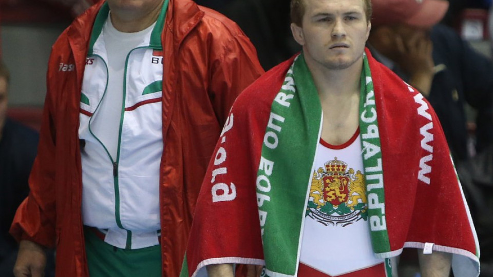 Дубов и Александров със златните пояси в борбата | StandartNews.com