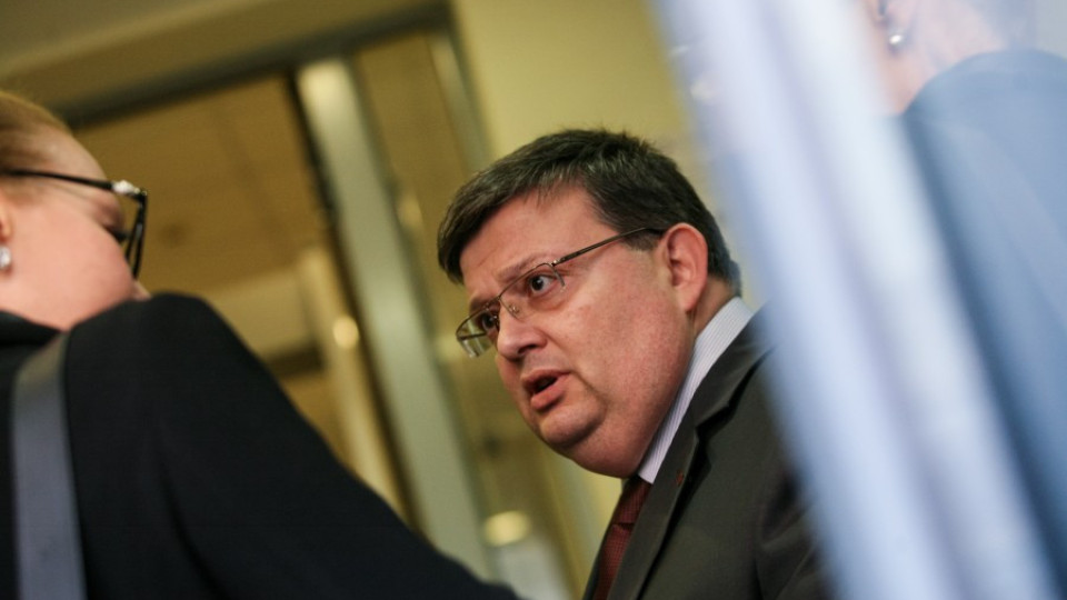 Цацаров поиска отстраняване на прокурора на Плевен | StandartNews.com