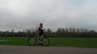 Бургазлия тръгна към Лондон с колело
