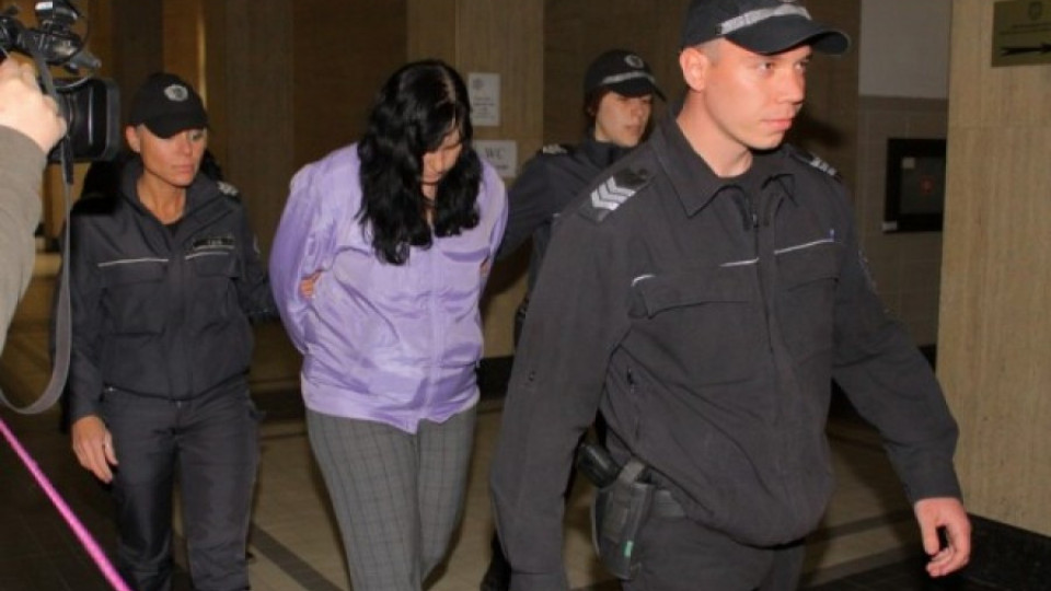 Съдът решава дали Емилия Ковачева да остане в ареста | StandartNews.com