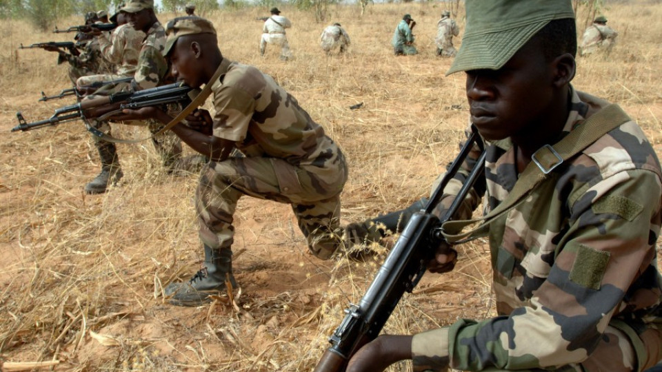 Нигерийската армия освободи 160 жени и деца  | StandartNews.com