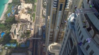 Да скочиш от най-високата сграда в света (ВИДЕО)
