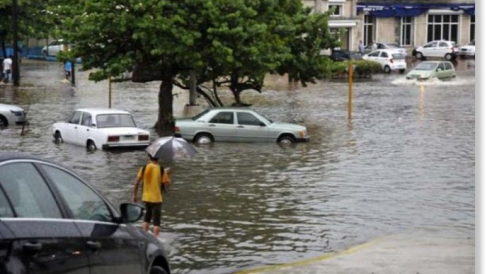 Хавана е под вода, трима загинаха (ВИДЕО) | StandartNews.com