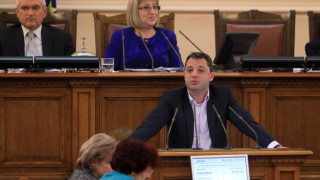 Добрев промотира "Терес" в САЩ