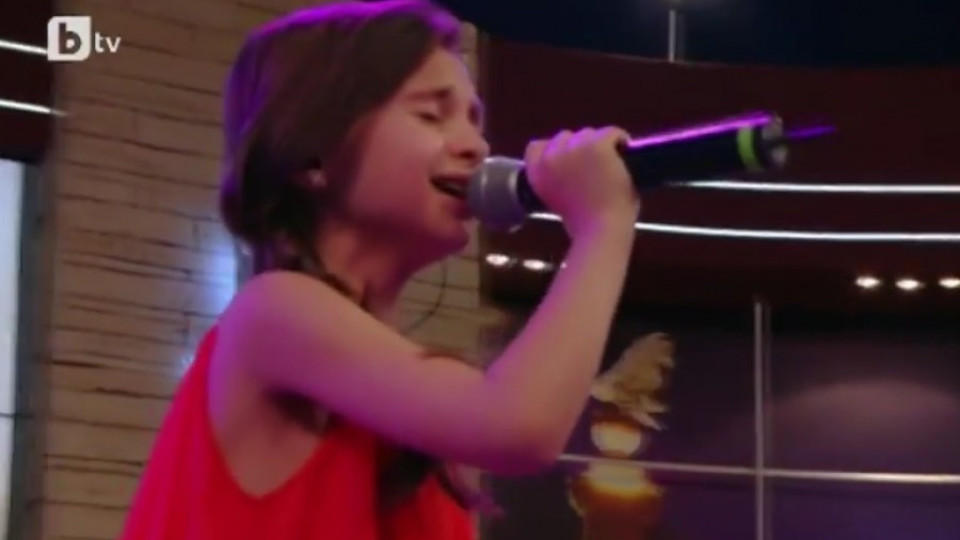 Крисия пя през сълзи “Beautiful, Beautiful” (ВИДЕО) | StandartNews.com