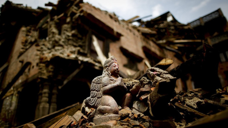 Божият гняв отворил портата на ада в Непал | StandartNews.com