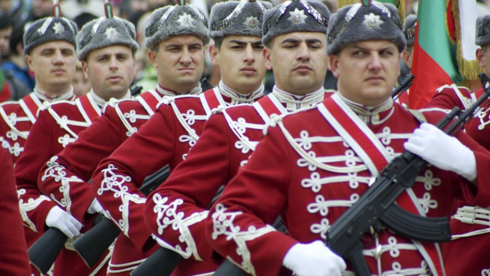 Враца възражда традицията на офицерските балове | StandartNews.com