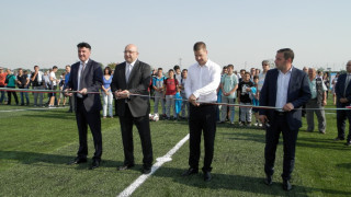 Кралев обеща нови инвестиции по българските стадиони