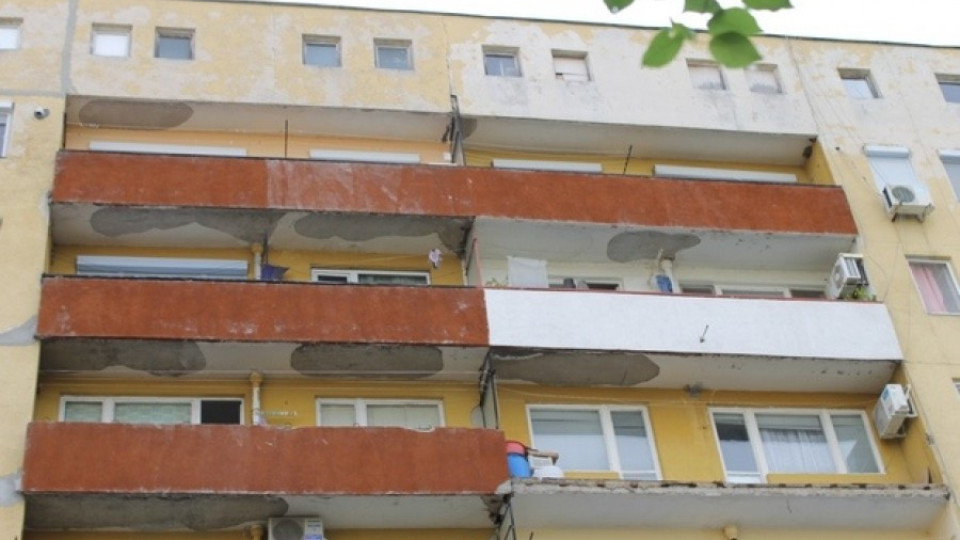 Тераса се срути от 6-ия етаж в Димитровград | StandartNews.com