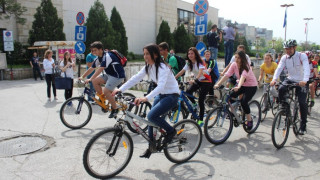 Стотици деца и възрастни с колела около Благоевград