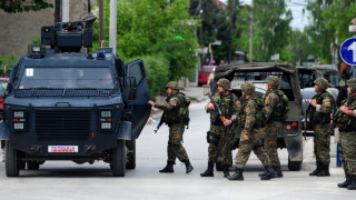 Куманово осъмна в боеве и под обсада (ОБЗОР)