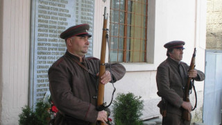 Елхово почете своите герои  и духовни водачи