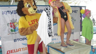 Общината подкрепи малки плувци