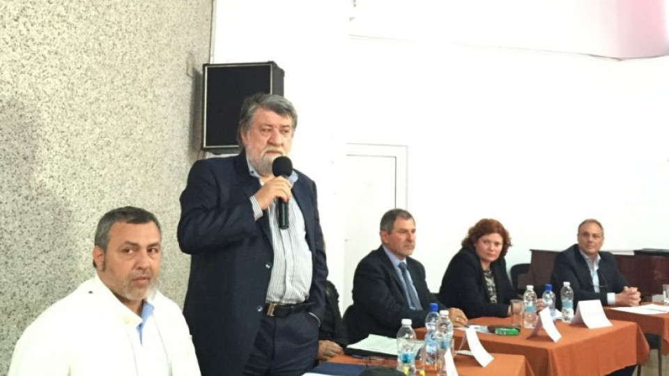 Вежди: 30 000 на ден гледат златото ни в Лувъра | StandartNews.com
