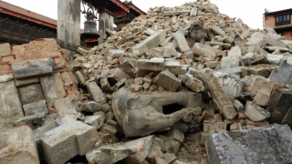 36 загинаха в Непал (ВИДЕО)