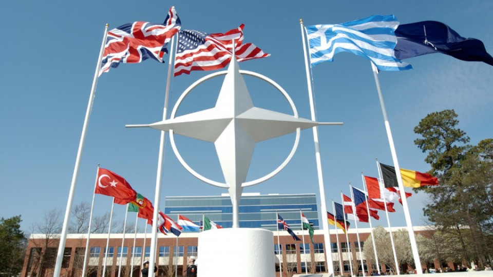 НАТО гони 45 руски "шпиони" | StandartNews.com