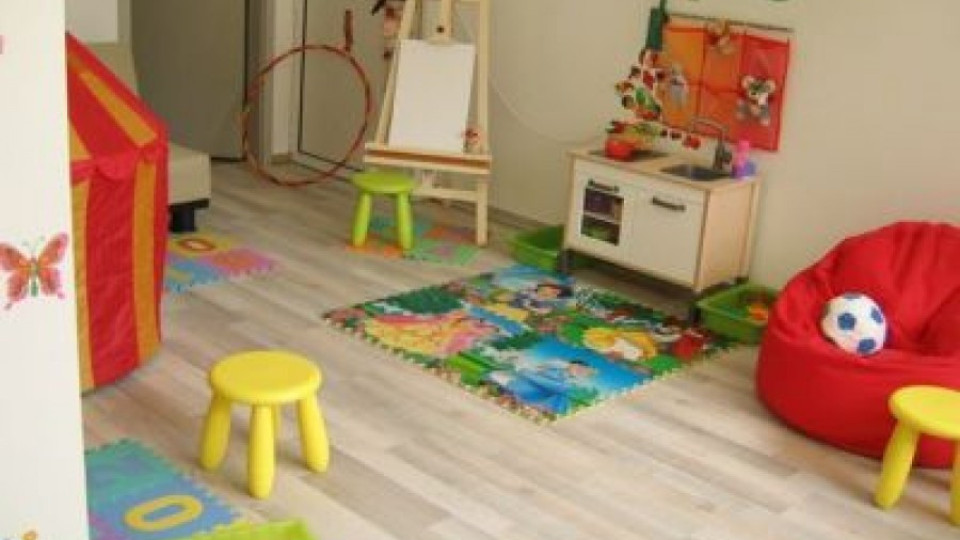 Дете в забавачка със счупени пръсти от шкаф | StandartNews.com