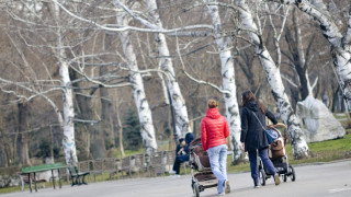 Непълнолетните майки без детски