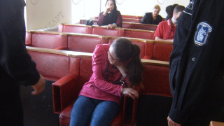 Оставиха в ареста сексробинята Гьокчан, убила с нож
