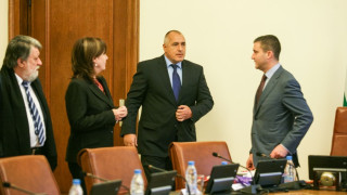 Премиерът към министрите: Без съкращения няма пари