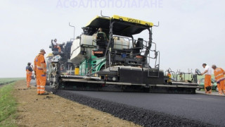 В Кърджалийско асфалтират засегнатите от свлачища пътища