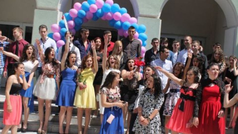 Гимназията в Ардино изпрати 37 зрелостници | StandartNews.com