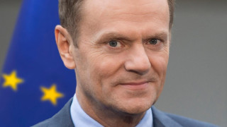Туск: ЕС ще връща бежанци
