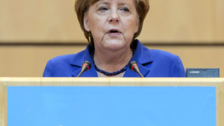 Заместник на Меркел я подложи на критики