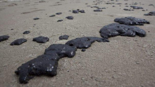Петролен разлив край Калифорния