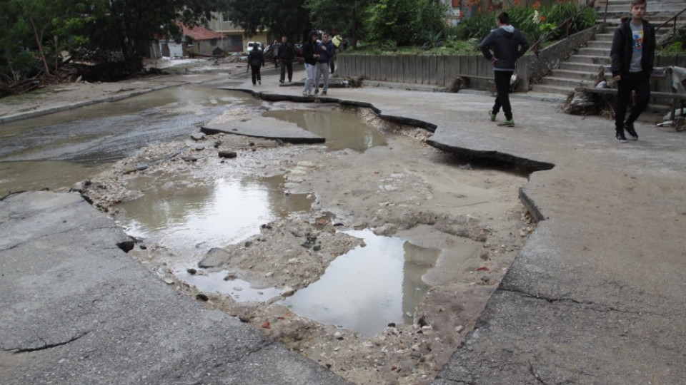 Отпускат 1.7 млн. лв за Варна и АПИ след наводненията | StandartNews.com