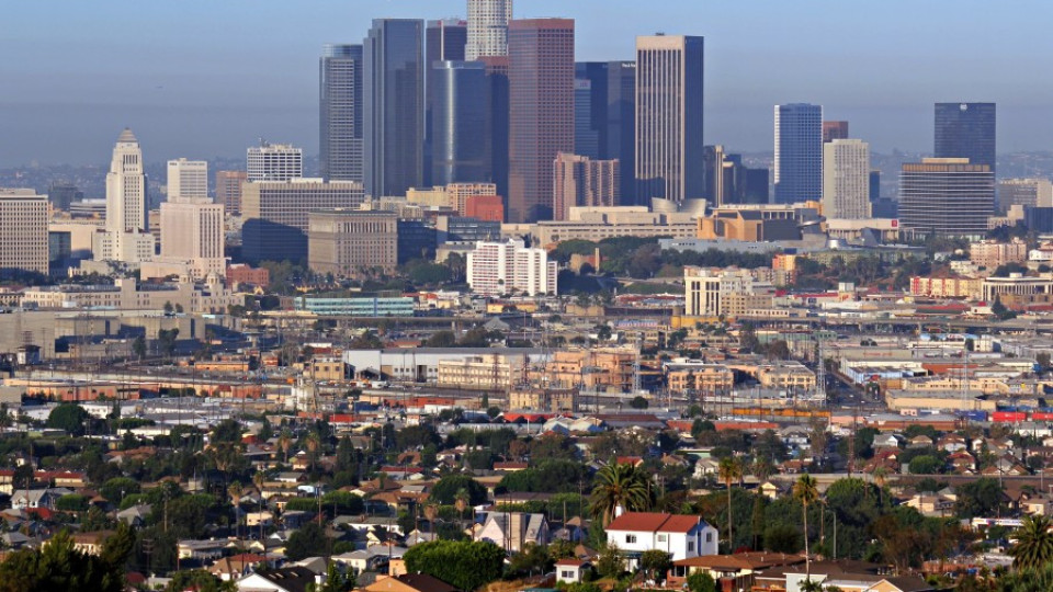 Жена плаши с бомба в Лос Анжелис  | StandartNews.com