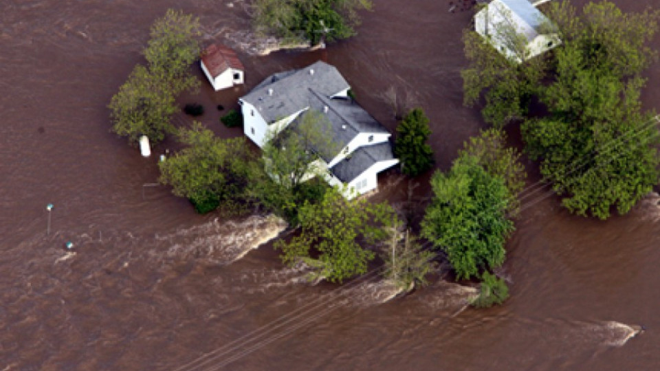 Поне двама загинаха при наводнение в САЩ | StandartNews.com