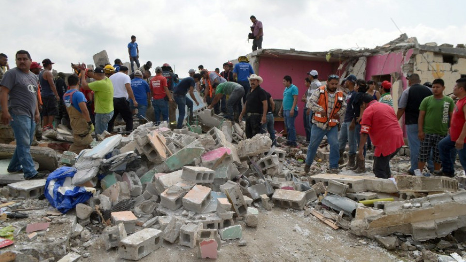 Торнадо уби поне 6 души в Мексико | StandartNews.com