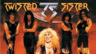 "Twisted Sister" правят йога в Каварна 