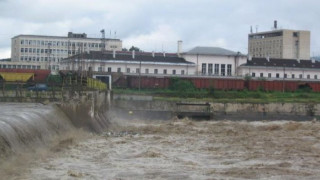 Глътка въздух за Мездра след потопа (ОБЗОР)