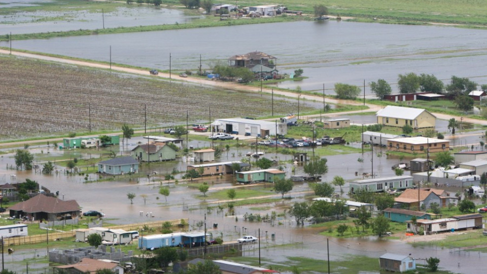 Бури и наводнения взеха 16 жертви в САЩ | StandartNews.com