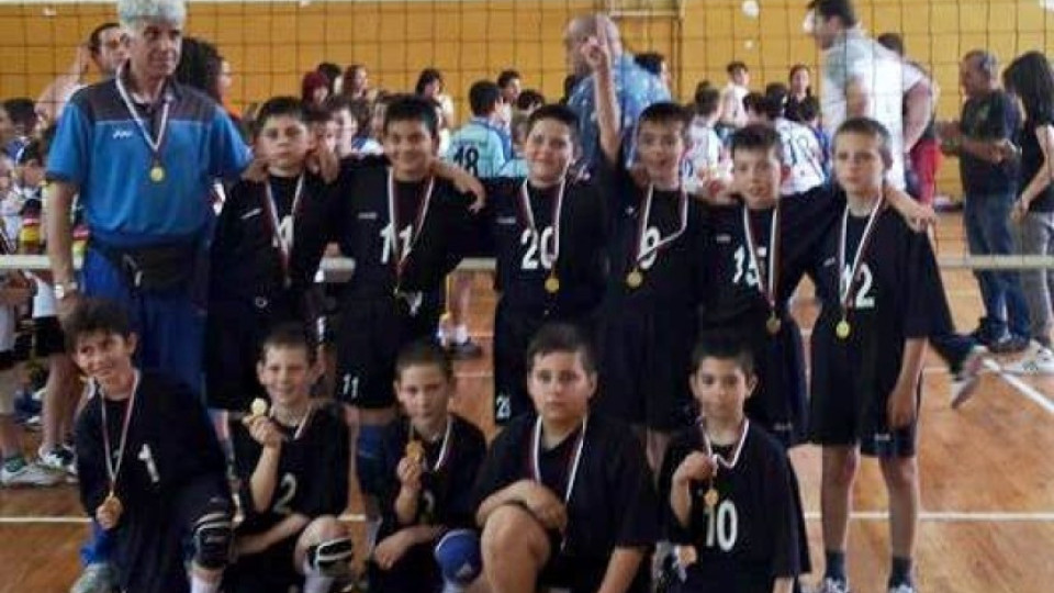 Ученици от Разлог най-добри на волейбол | StandartNews.com