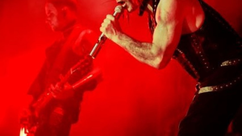 ЧУЙТЕ първия сингъл на новия проект на вокала на Rammstein | StandartNews.com