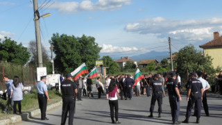 Стотици в отпуска за деня на големия протест в Гърмен