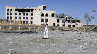 Саудитската коалиция е бомбардирала бази на бунтовниците в Сана