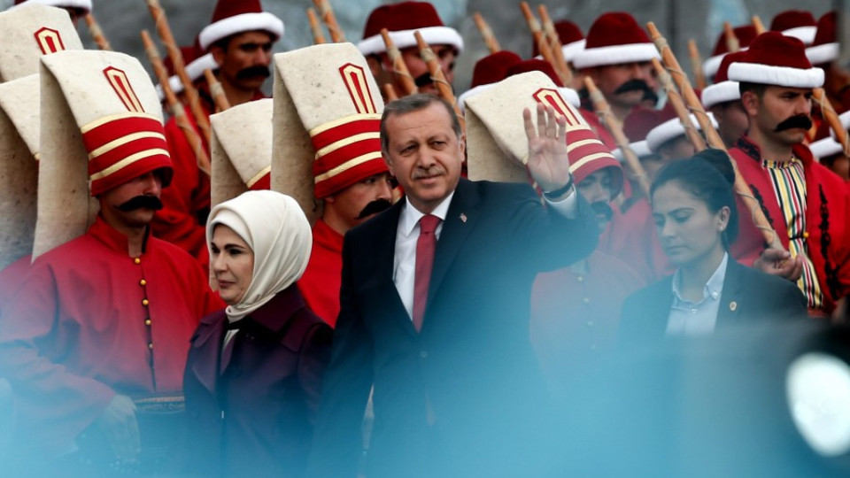 2 млн. турци празнуват превземането на Константинопол | StandartNews.com