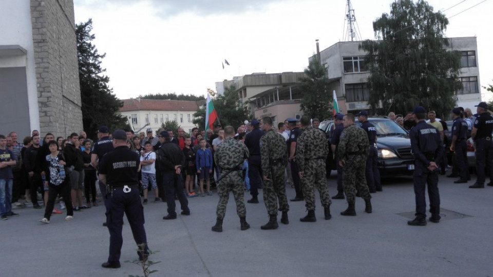 Голямото завръщане на ромите в Гърмен започна | StandartNews.com