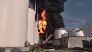 Два взрива в следствие на пожар в нефтена база до Киев